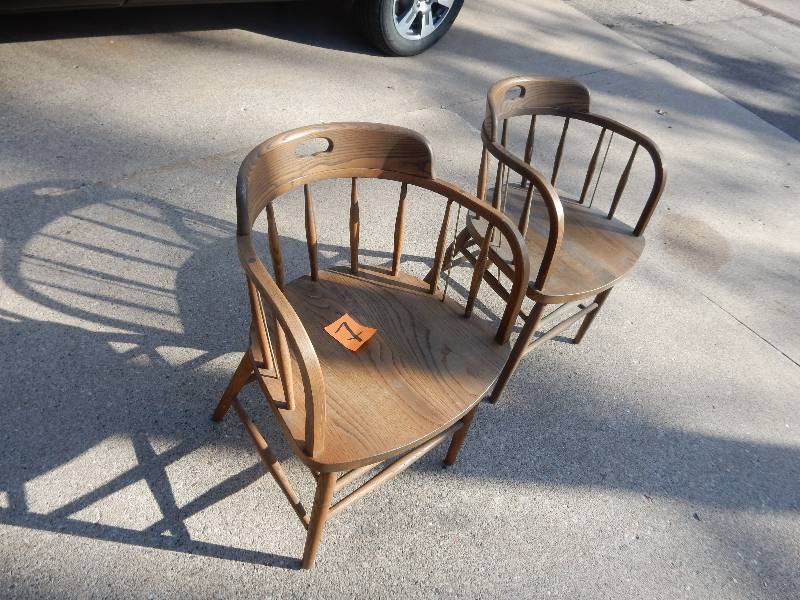 lot 7 image: 2 Nice Solid Oak, Round Back Spindle Chairs