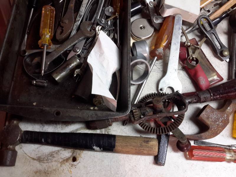 lot 122 image: Large lot of misc. tools and hardware as pictured