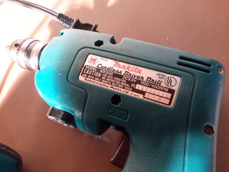 lot 127 image: Makita Cordless Driver Drill.. Includes charger and battery