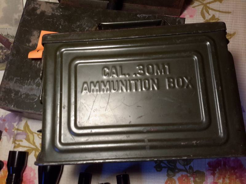 lot 158 image: 2 Ammunition boxes.. American GUN book