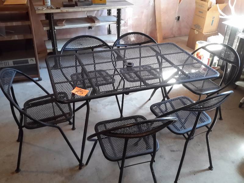 lot 75 image: Nice Heavy Metal Patio Table with 6 Mesh folding chairs and 2 level corner side table