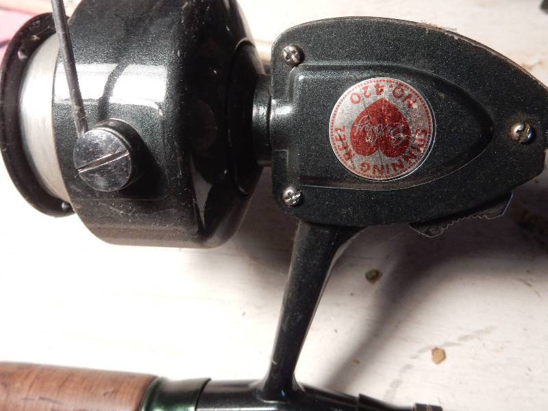 lot 192 image: Misc. Fishing poles and reels as pictured. See closeup for brands
