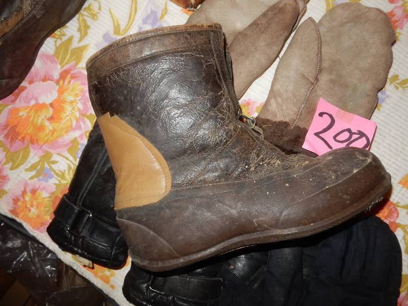 lot 200 image: Pair of Vintage Flight Boots.. Size 10.. These are from WWII.  Nice Gloves.. Pair of Wuest 7 x 35 binoculars