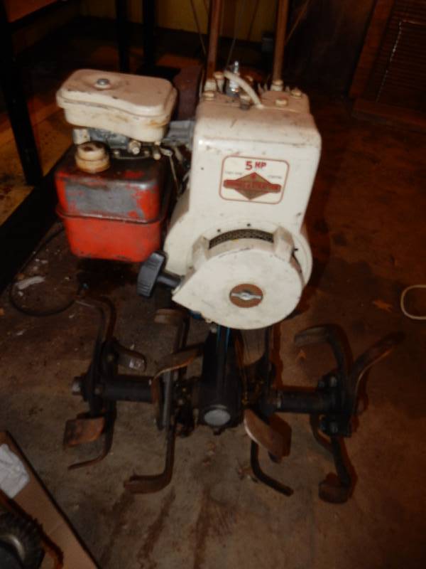 lot 208 image: 5 hP Briggs and Stratton Roto Tiller