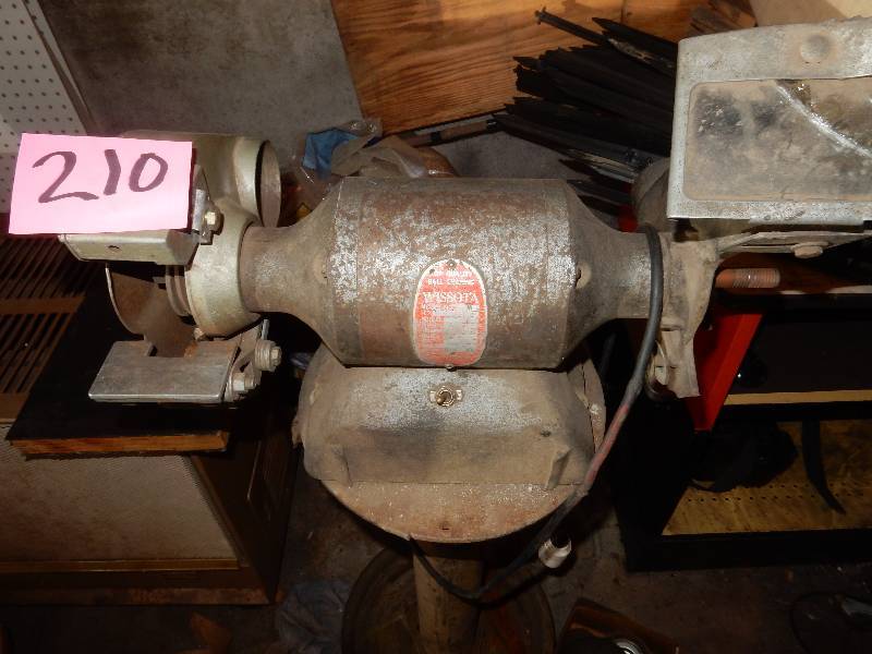 lot 210 image: Model W, Wissota, 12 HP Grinder on metal stand