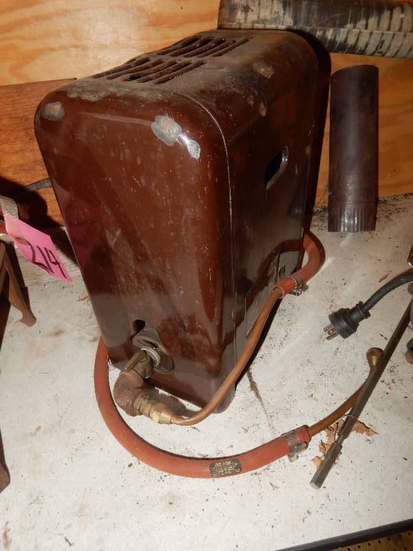 lot 215 image: Gas Fish House Stove.. No brand.. Untested