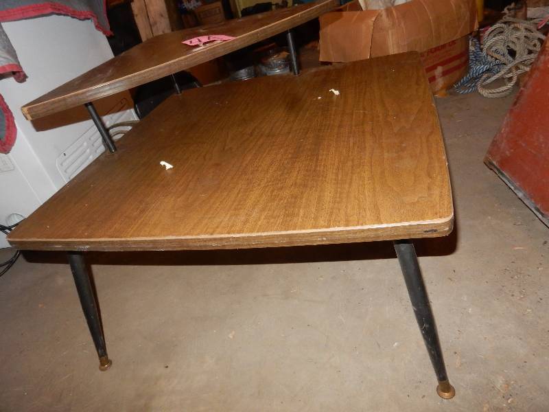 lot 4A image: Mid Century Corner End Table.. 2 level