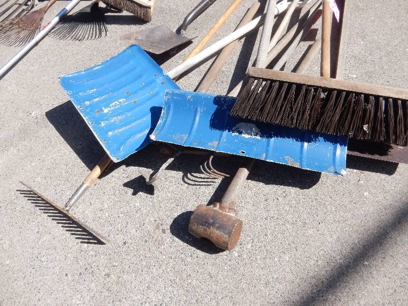 lot 229 image: Misc. Rakes, Shovels, Etc.. See close up pictures