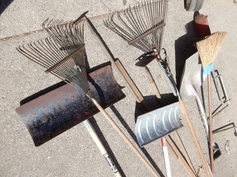 lot 238 image: Rakes, Shovels other items as pictured