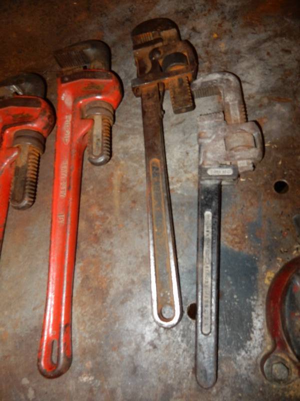 lot 128B image: Pipe Wrenches and other tools as pictured