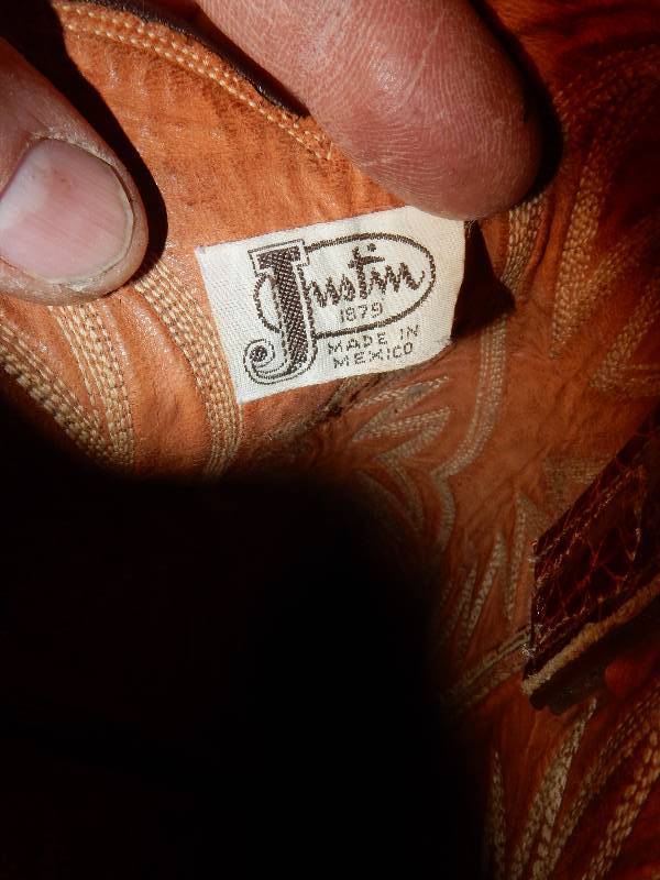 lot 15F image: Pair of Justin, Cowboy boots.. Size 10