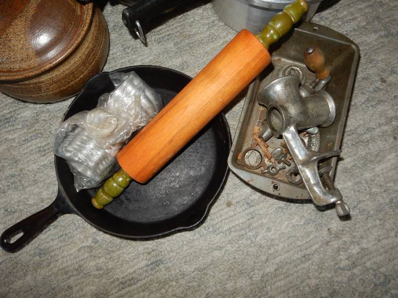 lot 15G image: Misc. Kitchen Items as pictured