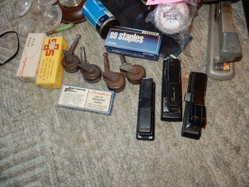 lot 15I image: Misc. Vintage Collectible items