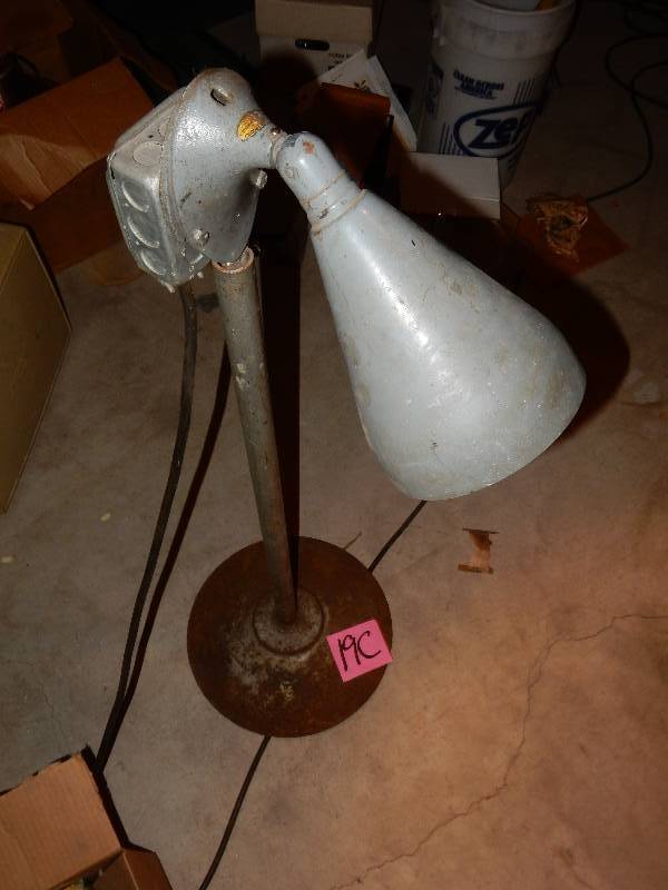 lot 19C image: Nice Home Made Light with Telescoping light