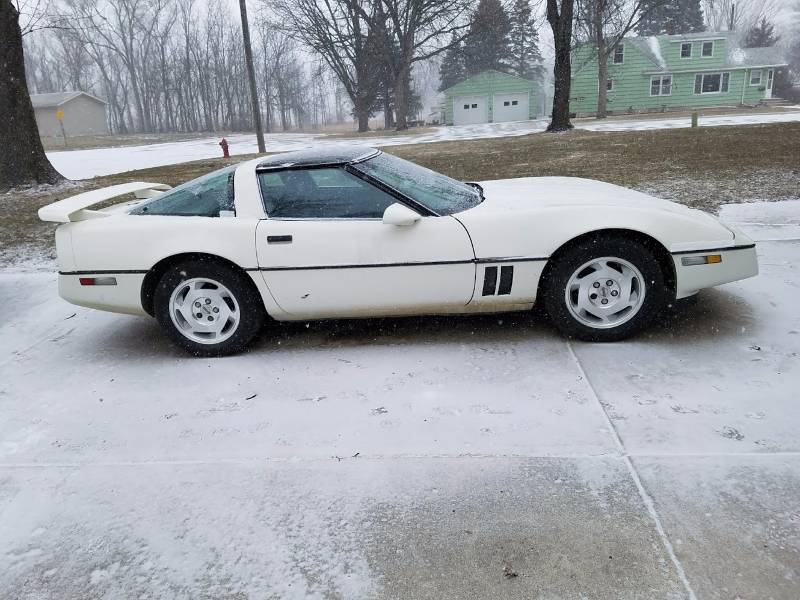 lot 1 image: 1984 Corvette