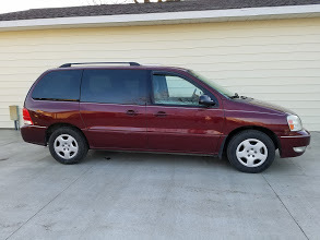 lot 4 image: 2006 Ford Freestar SEL