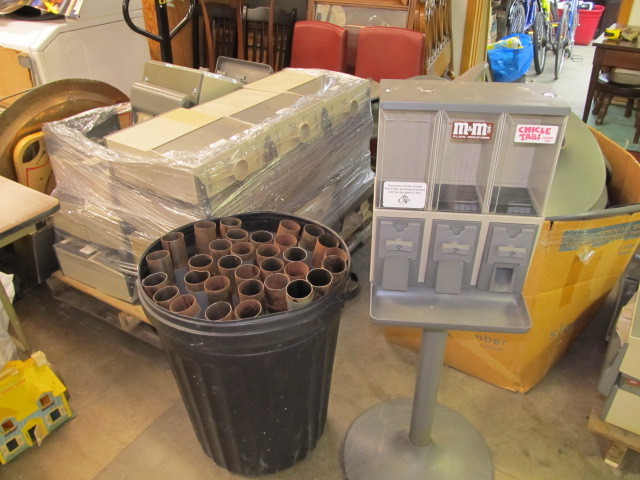 lot 67 image: Lot of 30 VENDSTAR 3000 Vending Machines