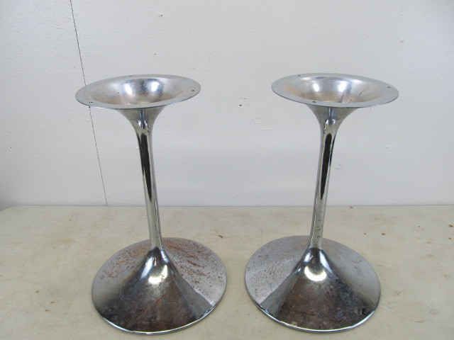 lot 26 image: Pair of BOSE 901 Series Speaker Stands