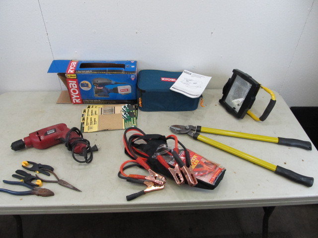 lot 32 image: Group of Tools and Garage Items