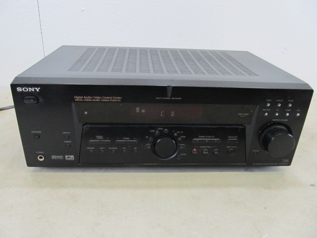 lot 42 image: Working Sony STR-DE575 Receiver