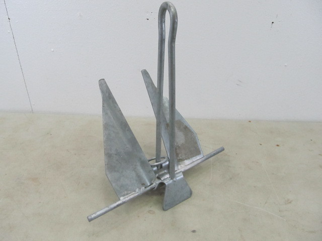 lot 44 image: Seasense #10 Boat&nbspAnchor
