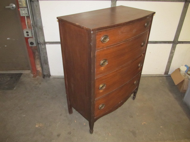 lot 74 image: Antique Bow Front Dresser