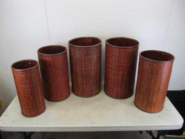 lot 57 image: 5 Woven Wicker & Wood Baskets