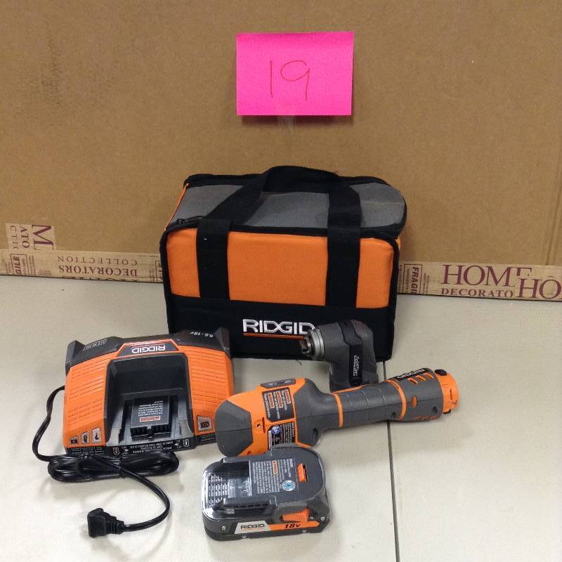 RIDGID JobMax 18-Volt Hyper Lithium-Ion Base Kit R8620Knever used