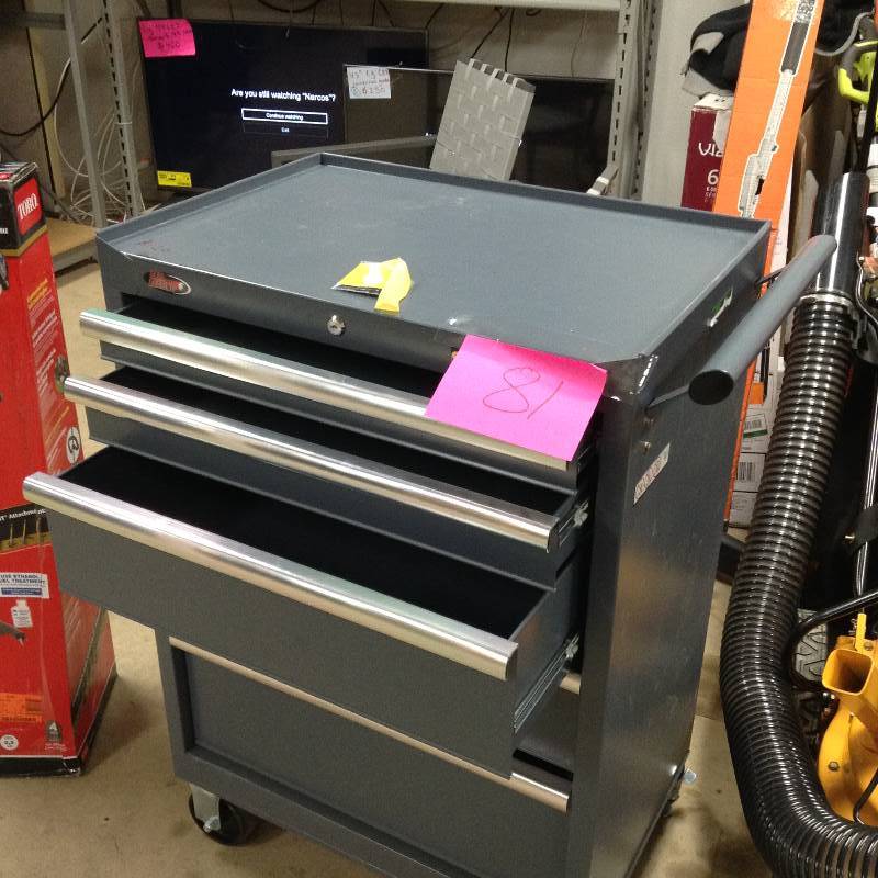 Stanley 27 IN 5 Drawer Tool Cabinet never used