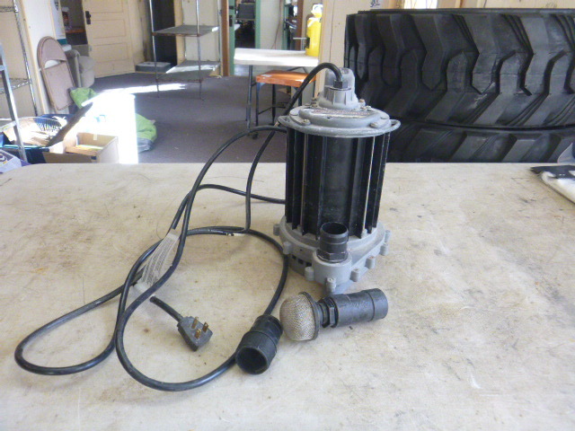 lot 10 image: Liberty Pumps Sub Pump