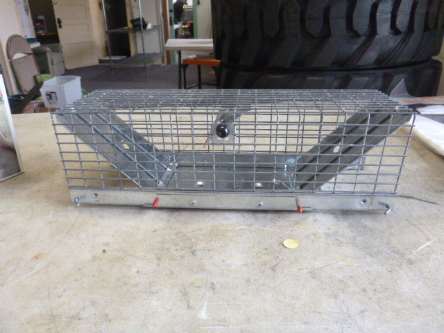 lot 23 image: Havahart Live Animal Cage Trap