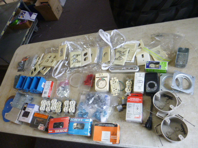 lot 34 image: Miscellaneous Electrical Items
