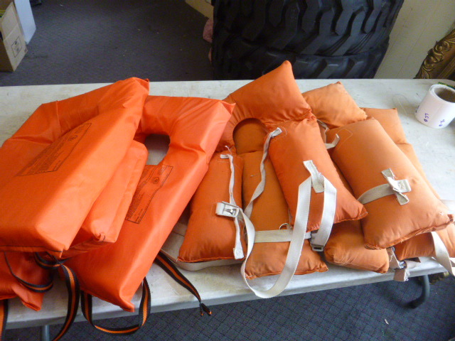 lot 35 image: 5 Life Vests