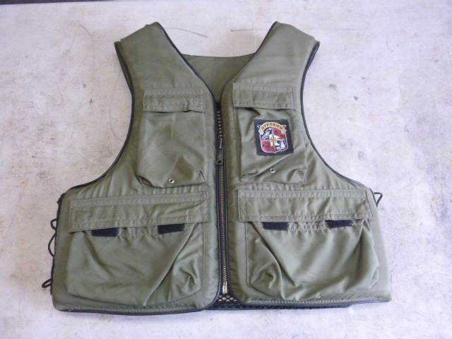 lot 39 image: Stearns Fishing Vest