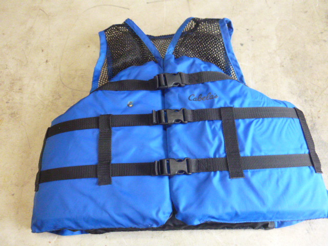 lot 40 image: Cabelas Life Vest