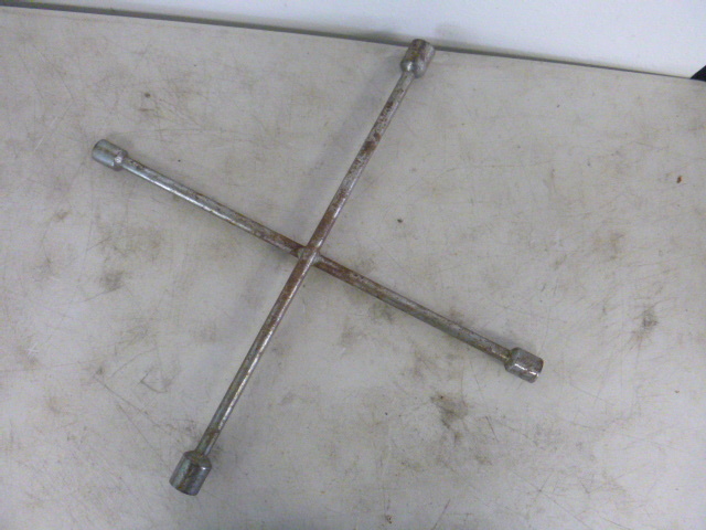 lot 60 image: 4-Way Lug Wrench