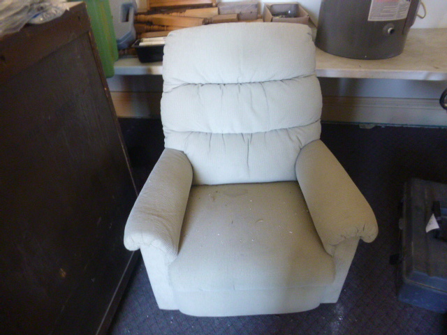 lot 70 image: Reclining Chair