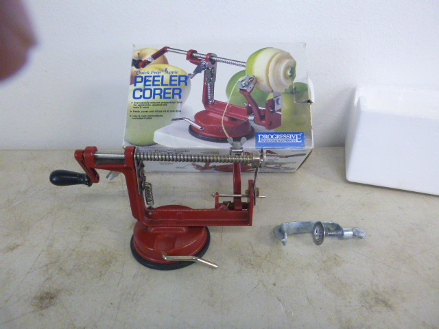 lot 77 image: Progressive Quick Prep Apple Peeler Corer