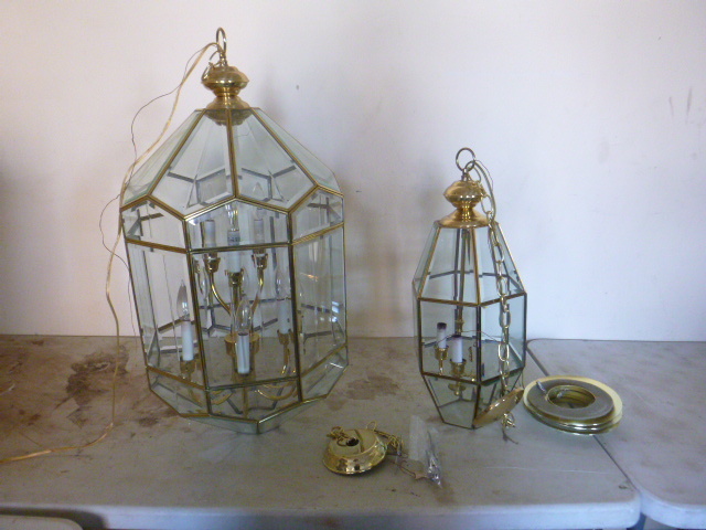 lot 81 image: 2 Hanging Lights