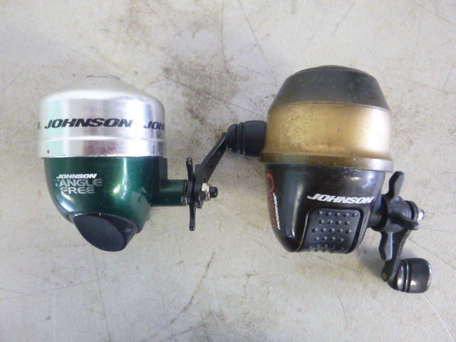 lot 82 image: 2 Johnson Fishing Reels