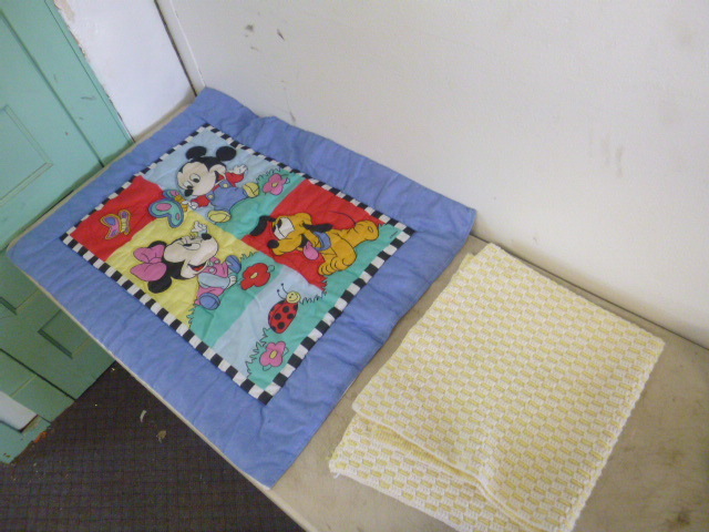 lot 91 image: 2 Baby Blankets