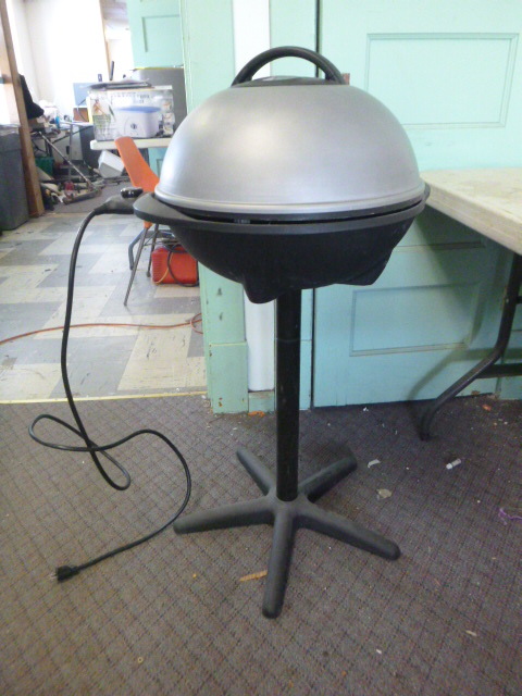 lot 101 image: George Foreman Big George Barbeque Grill