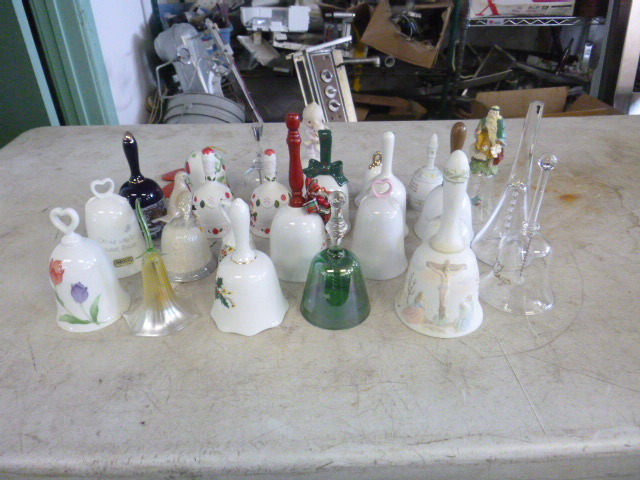 lot 106 image: Miscellaneous Collectible Bells