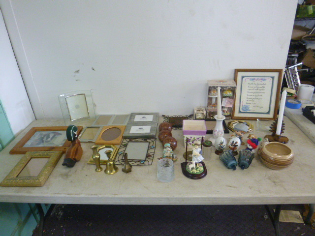 lot 107 image: Miscellaneous Home Dcor