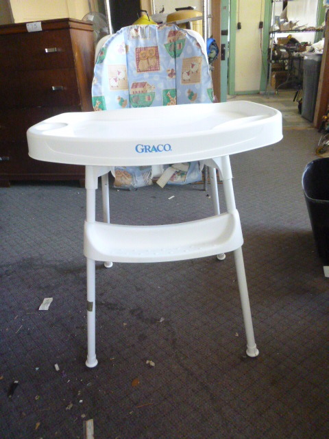 lot 115 image: Graco High Chair