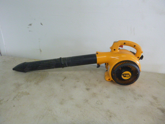 lot 117 image: Poulan Pro Gas Blower
