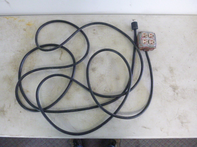 lot 121 image: Heavy Electric Cord