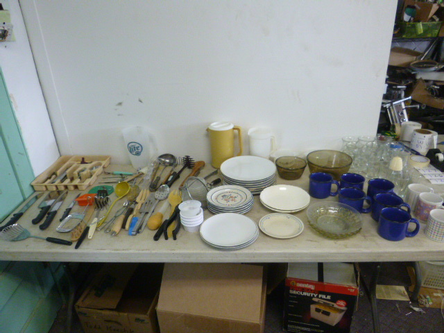 lot 125 image: Miscellaneous Kitchen Items