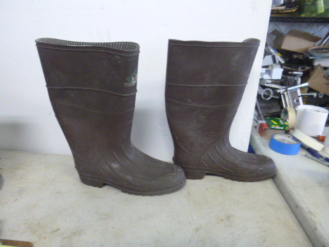 lot 133 image: Northerner Rubber Boots
