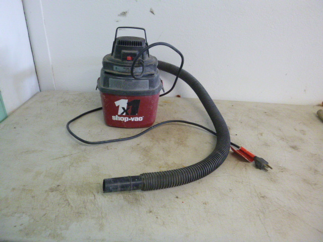 lot 161 image: Shop Vac Portable Vacuum